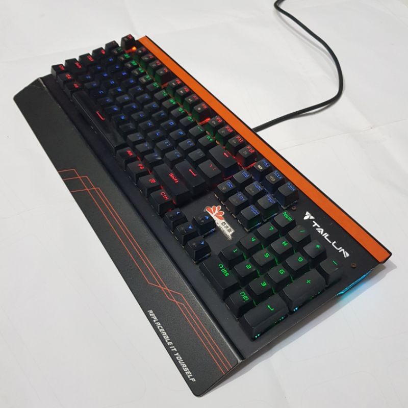 Bàn phím cơ Tailun KG006 bản có kê tay hàng thanh lý còn tốt