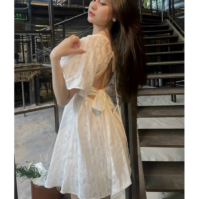ĐẦM XÔ TAY TIÊN CỘT DÂY NƠ LƯNG