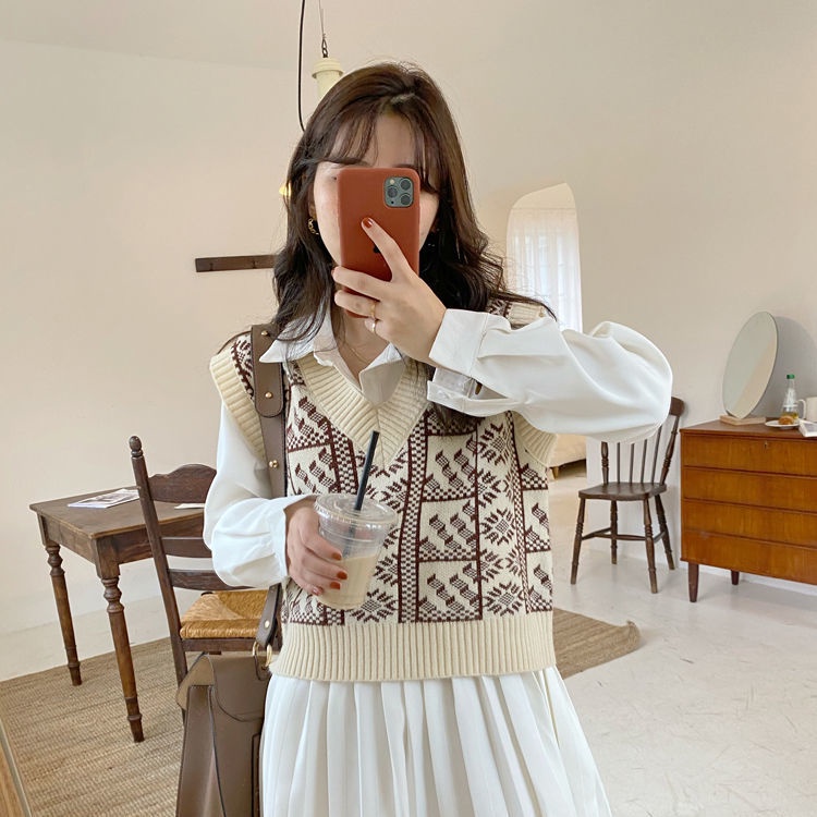 Áo len không tay cổ chữ V màu sắc tương phản phong cách retro Nhật Bản | BigBuy360 - bigbuy360.vn