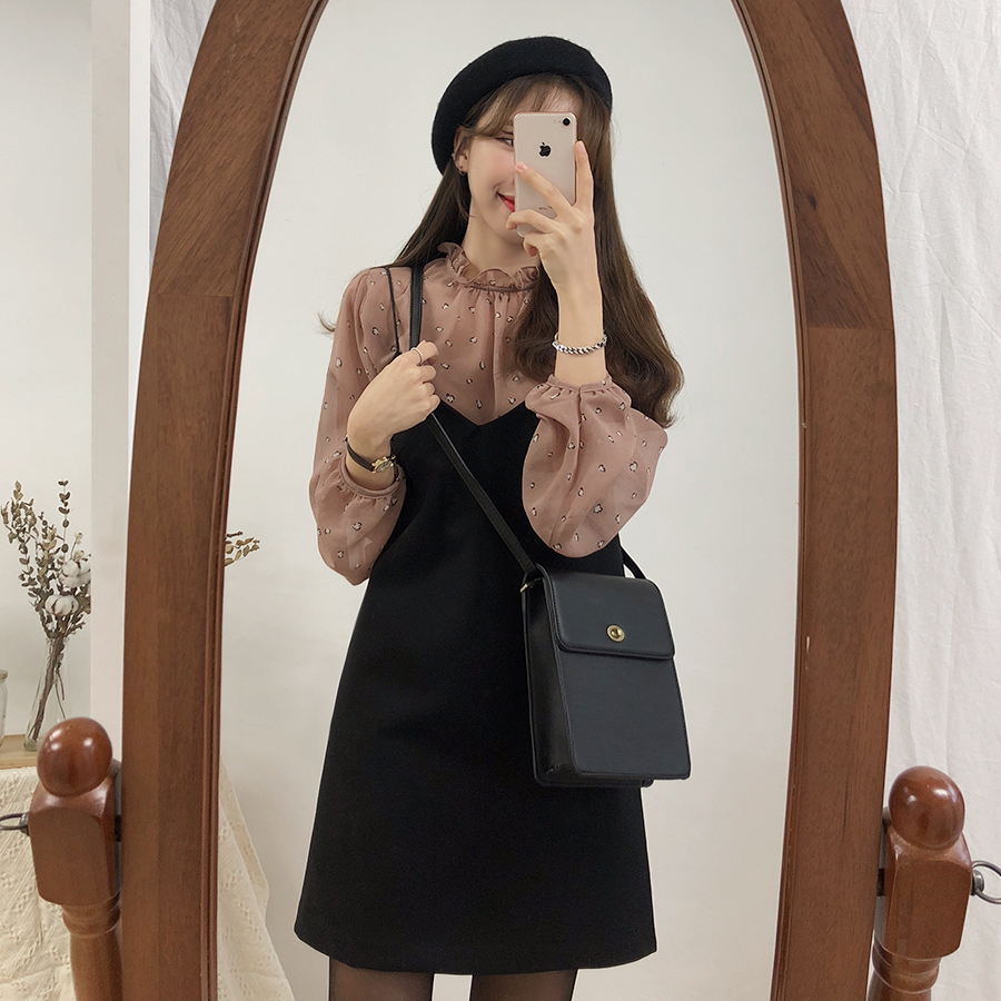 Đầm mini cổ vuông màu trơn 26966