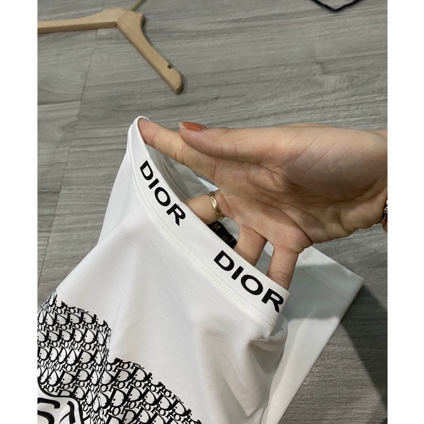 Áo thun nam ngắn tay cổ tròn đen in chữ hiệu sang trọng vảo cotton co giãn mềm mịn mặc mát form vừa VBSHOP001