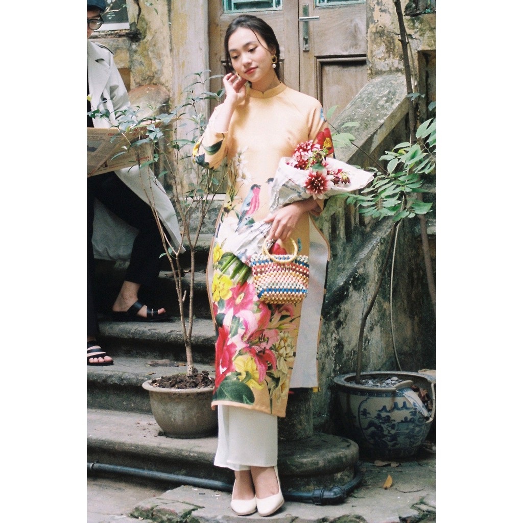 Áo dài vàng hoa ly + quần trắng 1AD1023 ADORE DRESS