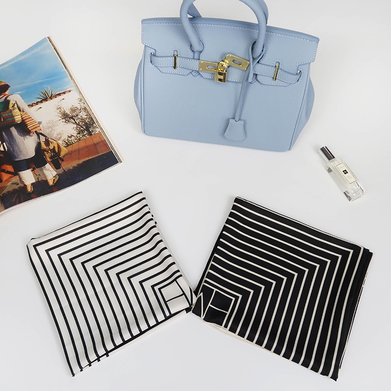 Khăn Choàng Lụa Vuông 90H Đục Lỗ In Họa Tiết Kẻ Sọc Phong Cách Tối Giản Hàng Mới Dành Cho Bạn Nữ