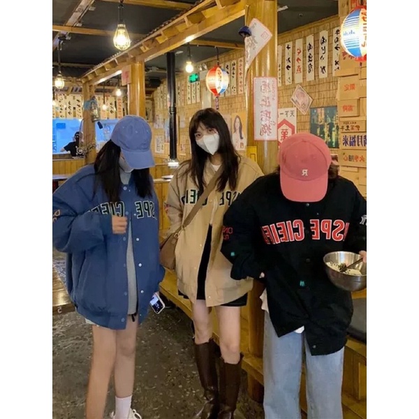 Áo khoác bomber kaki thêu chữ