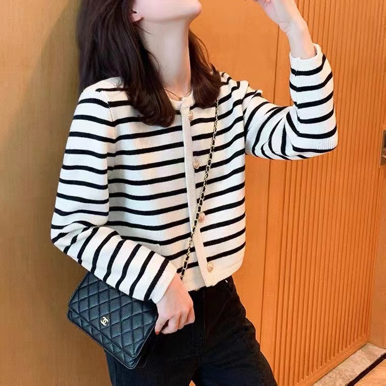 Áo Khoác cardigan Len Dệt Kim Cổ Tròn Kẻ Sọc Trắng Đen Thời Trang Thu Đông Dành Cho Nữ 2022