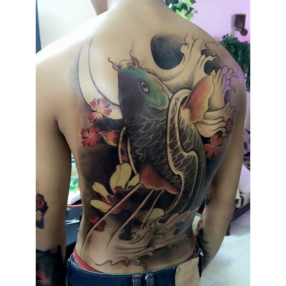 Hình xăm dán kín lưng cá chép màu xanh 34x48cm- tặng bắp tay tattoo 12x19cm