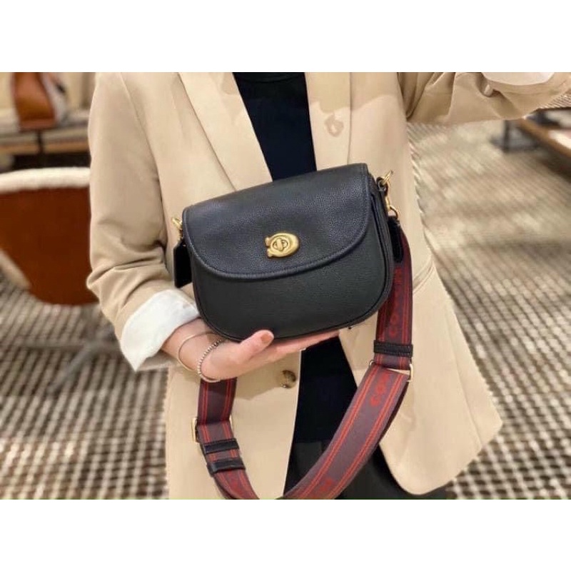 Túi đeo dáng tròn