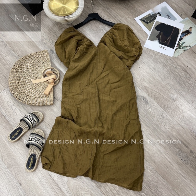 Váy xuông đũi nhăn tay bồng cổ V