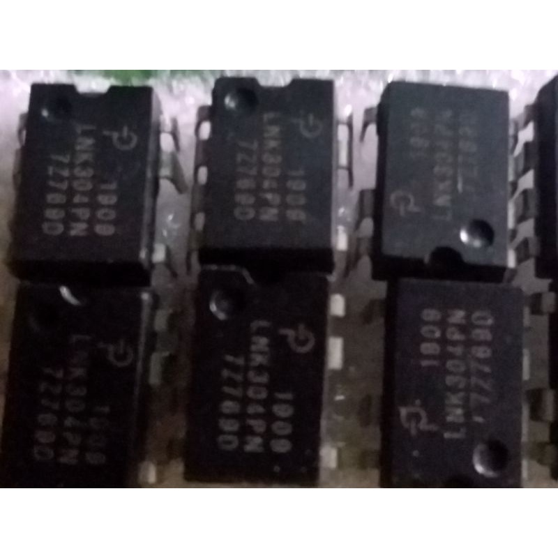 1 CHIẾC IC NGUỒN LNK304 ZIN