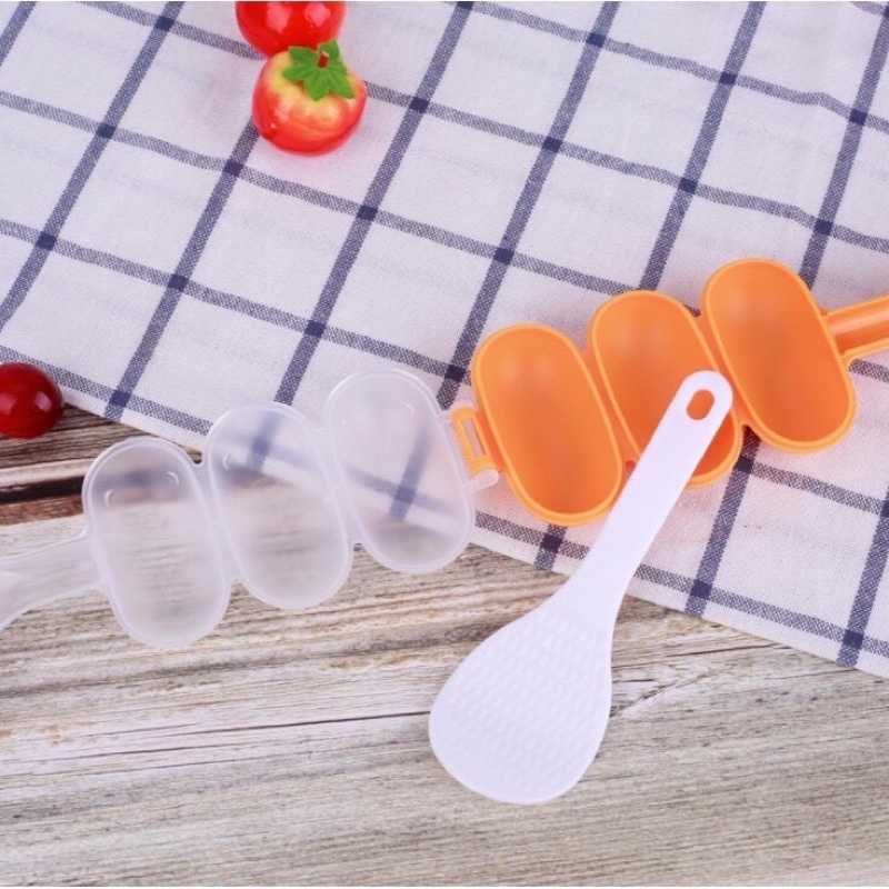 Bộ khuôn lắc cơm tạo hình cơm nắm cho bé ăn dặm kèm thìa