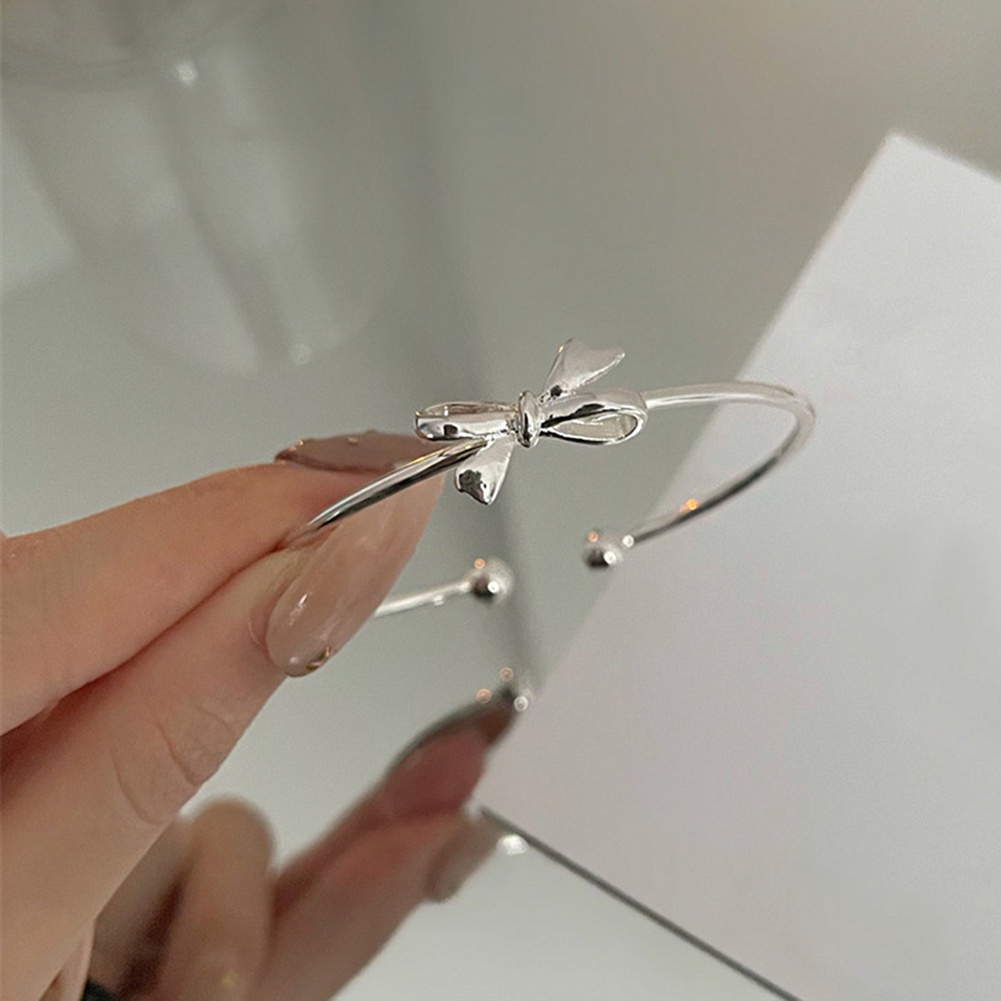 Vòng Tay Hở Màu Bạc Đính Nơ Thời Trang Dễ Phối Đồ