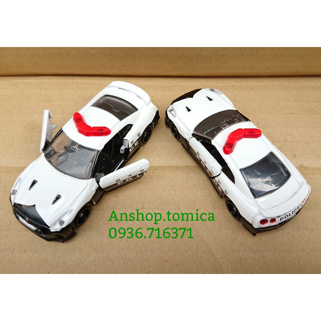 Mô hình xe C.Sát mở được cửa tomica Nhật Bản