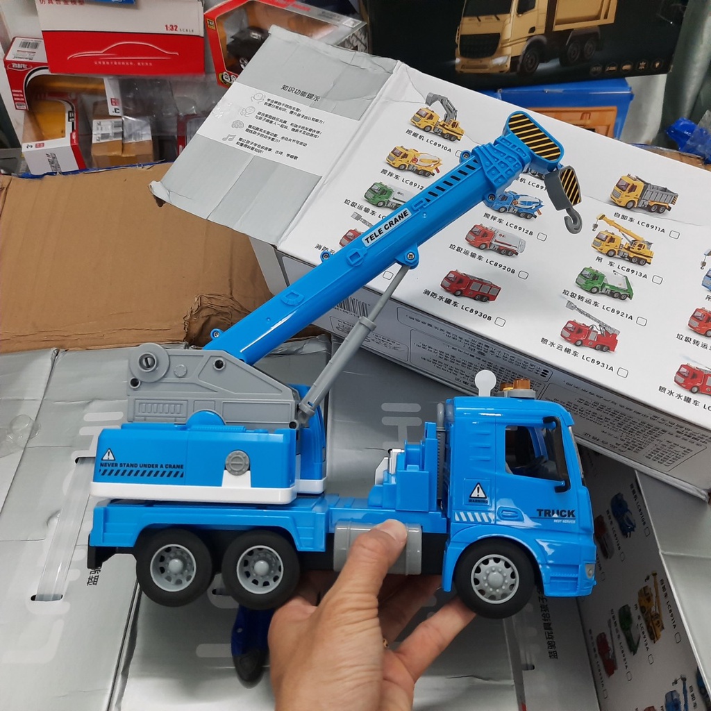 Xe cẩu móc đồ chơi trẻ em mô hình tỉ lệ 1:16 bằng nhựa ABS có âm thanh và đèn