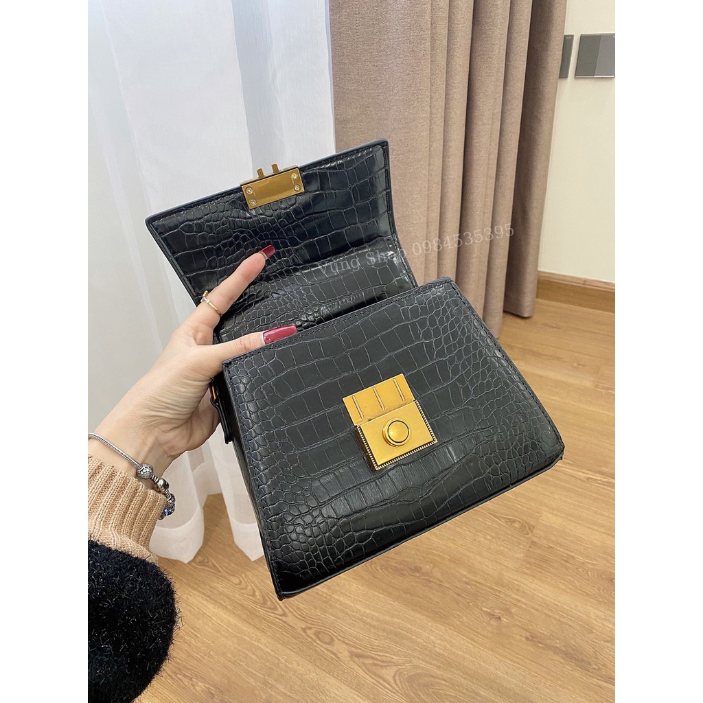 Túi Xách Nữ Đeo Chéo Cao Cấp CNK Khóa Vuông Quai Tròn Vân Đen Size 21, Ảnh Chụp Thật, VụngShop