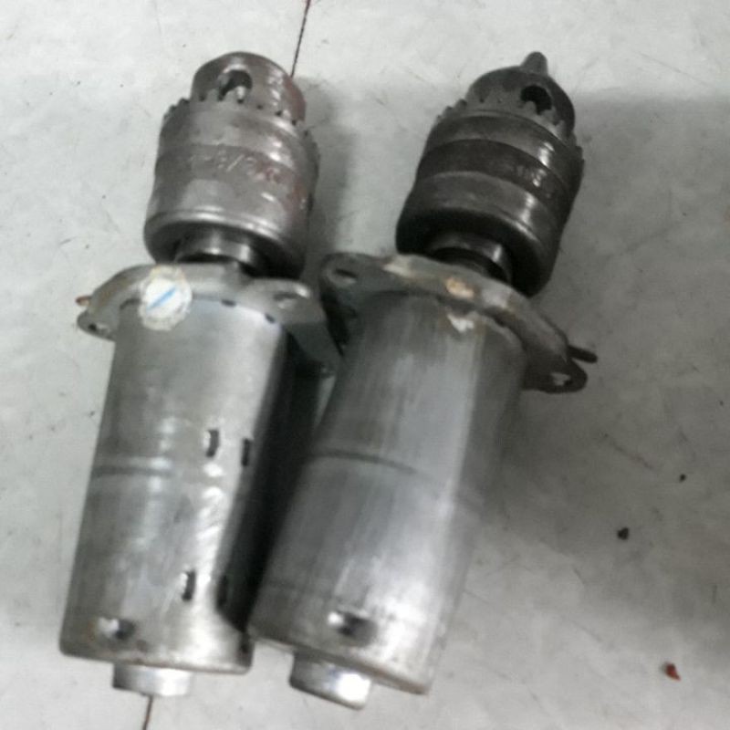 nguồn 12v đối xứng và moto lắp đầu khoan.