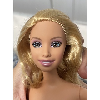 Đầu búp bê Barbie