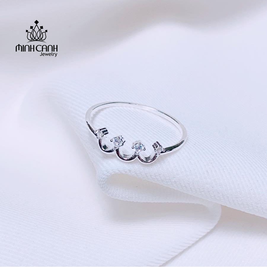 Nhẫn Bạc Nữ Vương Miện Trơn chóp Đá Nhỏ - Minh Canh Jewelry