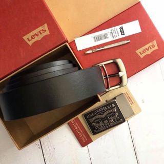 Thắt lưng da nam Levi's.