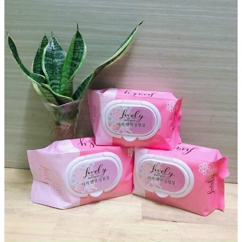 Gói khăn ướt Lovely 150 tờ công nghệ Hàn Quốc an toàn cho da bé