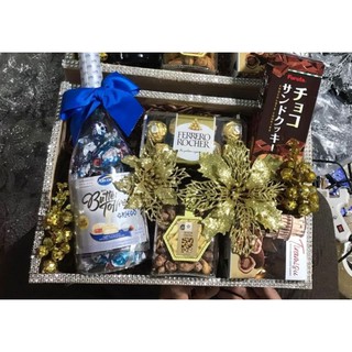 khay gỗ quà 5 món cao cấp. chỉ grab hoặc nowship vì đồ hạt thủy tinh dễ vỡ