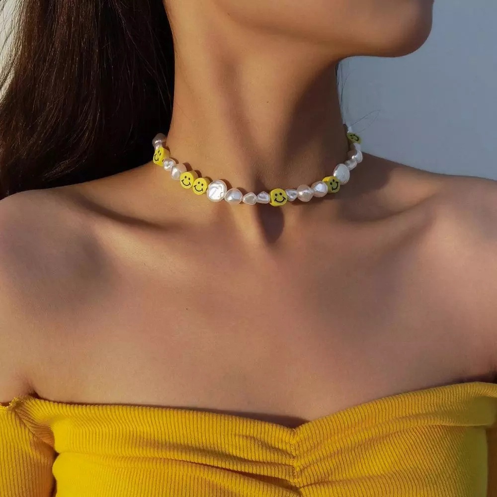 Dây Chuyền Choker Đính Ngọc Trai Nhân Tạo Phối Mặt Hình Mặt Cười Dễ Thương Cho Nữ