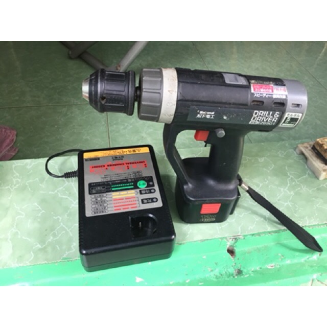 Bán máy khoan búa National EZ6901 12v 4.0Ah hàng nội địa Nhật.