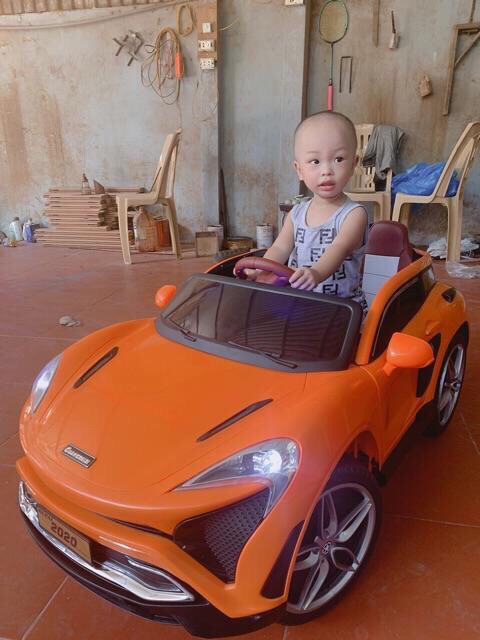 Xe Ô TÔ điện trẻ em khởi nguồn sáng tạo