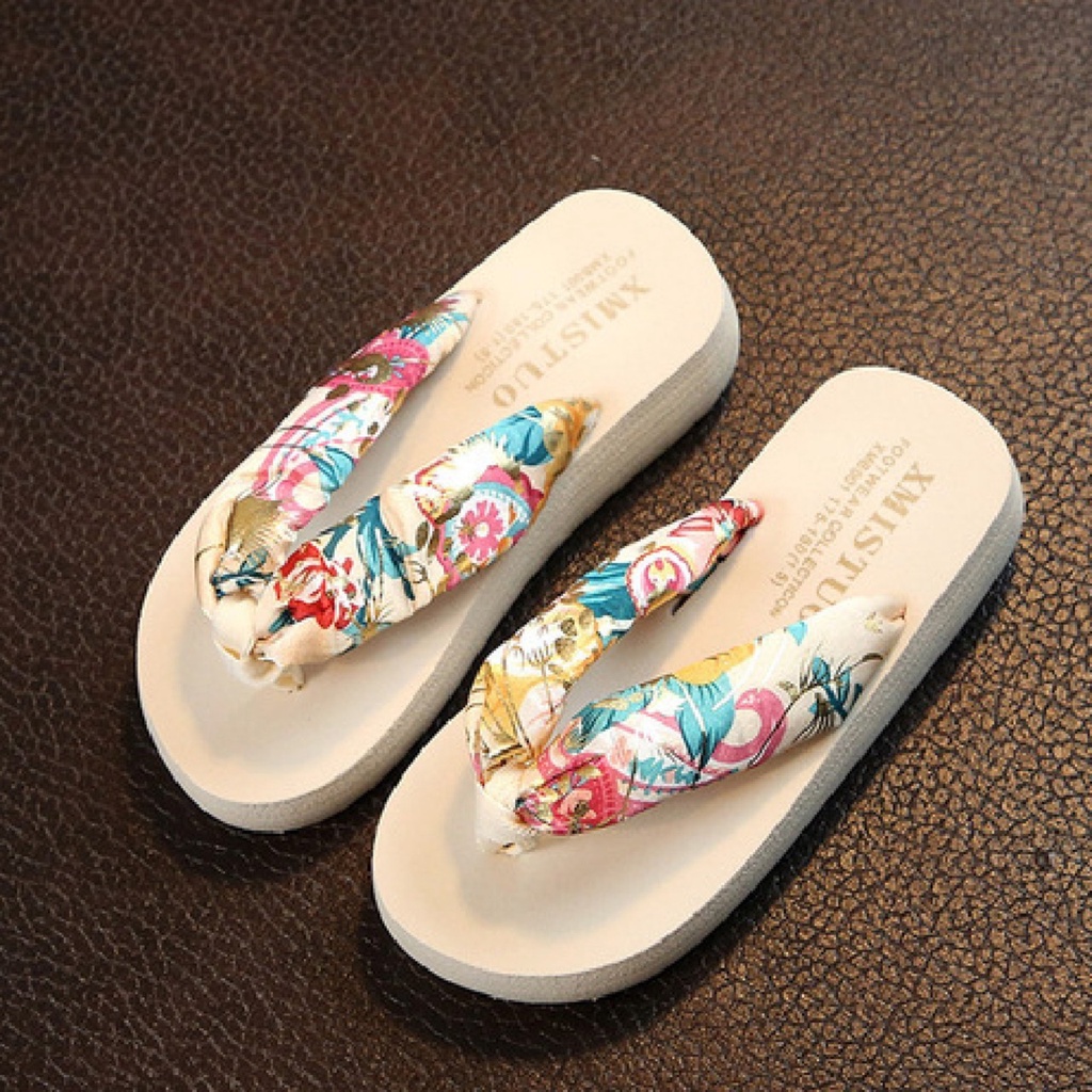 Dép Đi Biển Bé Gái Dép kẹp Mẹ Và Bé In Hoa XMISTUO Đế Xốp Siêu Nhẹ Size 25 - 41