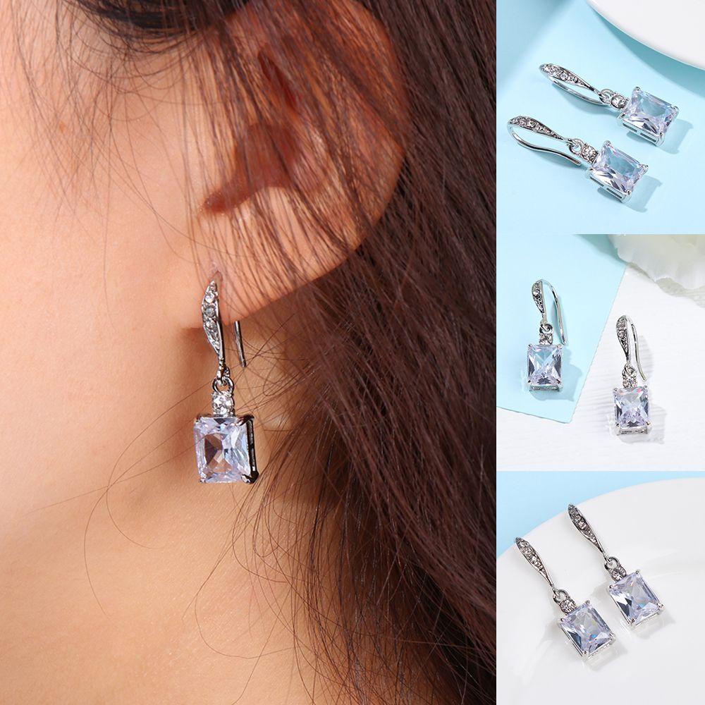 Khuyên Tai Đính Đá Zircon Kiểu Dáng Mới