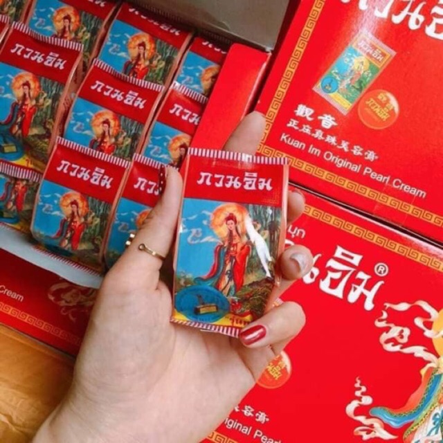 Kem trắng da chống nắng