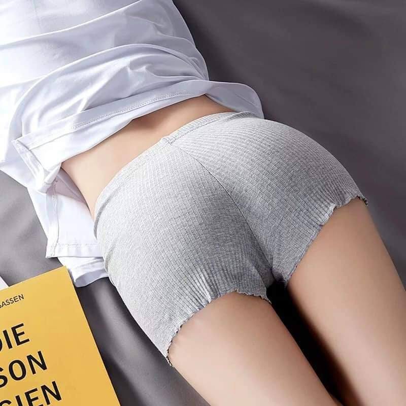 Quần đùi mặc váy len tăm cho bạn gái