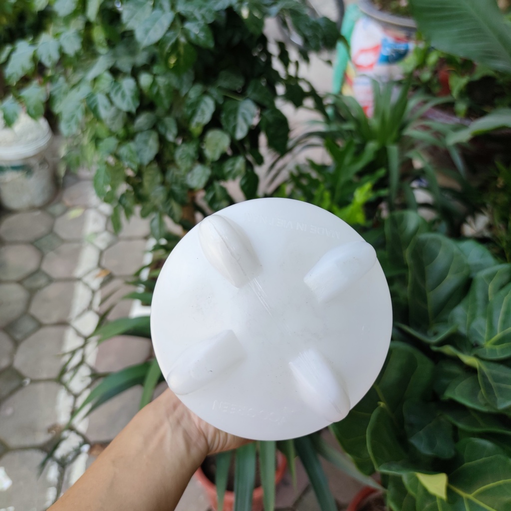 Bình tưới cây nhựa cao cấp 2L