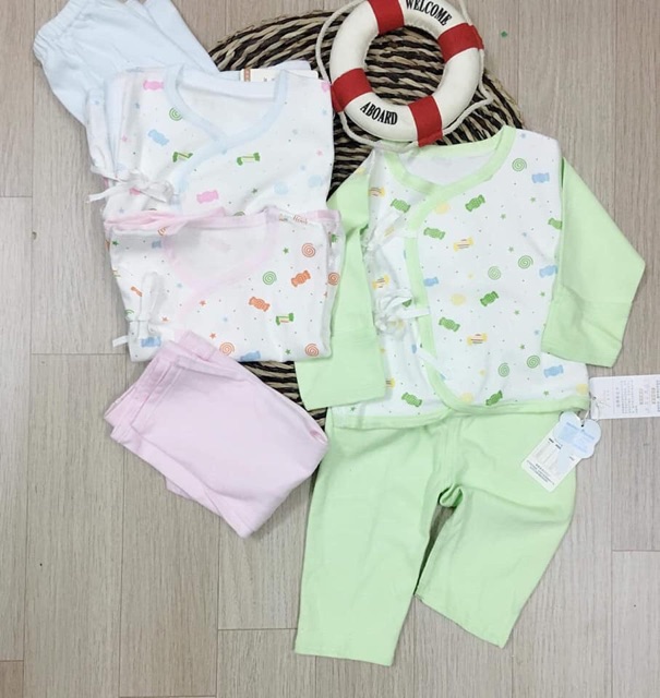 Combo 4 bộ sơ sinh quảng châu cho bé