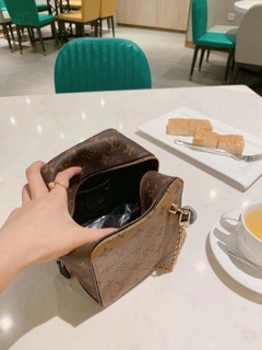 Túi LV Dáng Hộp
