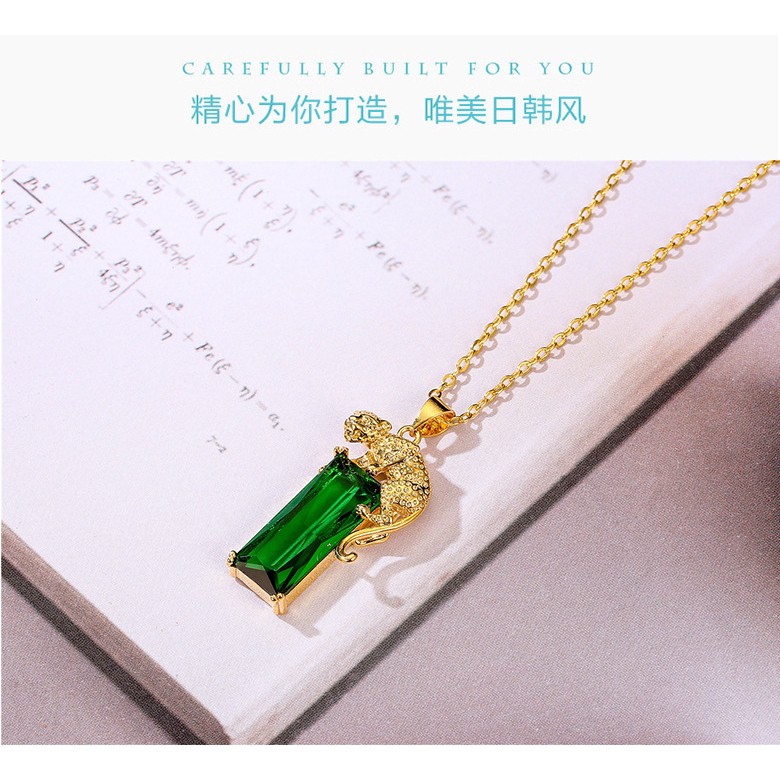 Mặt dây chuyền hình con báo đính đá thạch anh màu xanh lá thời trang châu âu-3977