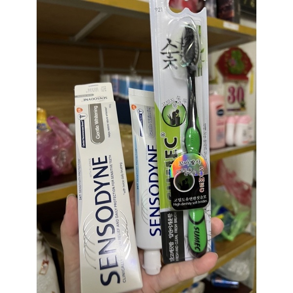 🌸Kem đánh răng SENSODYNE tặng kèm bàn chải