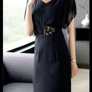 Đầm body hoa đá
