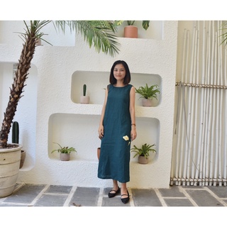Đầm suông không tay dáng dài phần lưng nhún v linen tưng thoáng mát màu xanh cổ vịt em&linen thêu tay quyến rũ