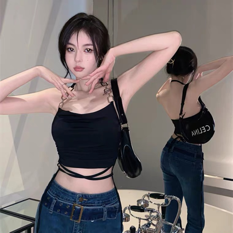 Áo Croptop Hai Dây Màu Trơn Cổ Yếm Phối Dây Xích Thời Trang Hàn Quốc Gợi Cảm Cho Nữ
