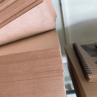 100 TỜ GIẤY XI MĂNG A5 ( GIẤY KRAFT A5)