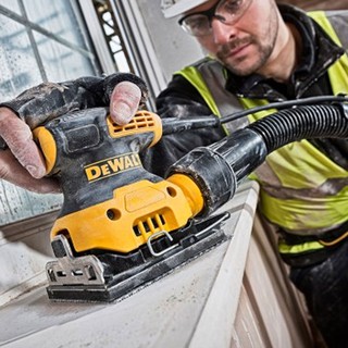 Máy Chà Nhám Dewalt DWE6411