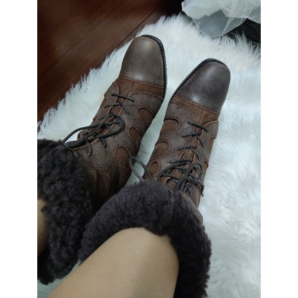 Bốt da và lông cừu size 36