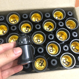 Đui đèn xoáy treo loại chuẩn e27.