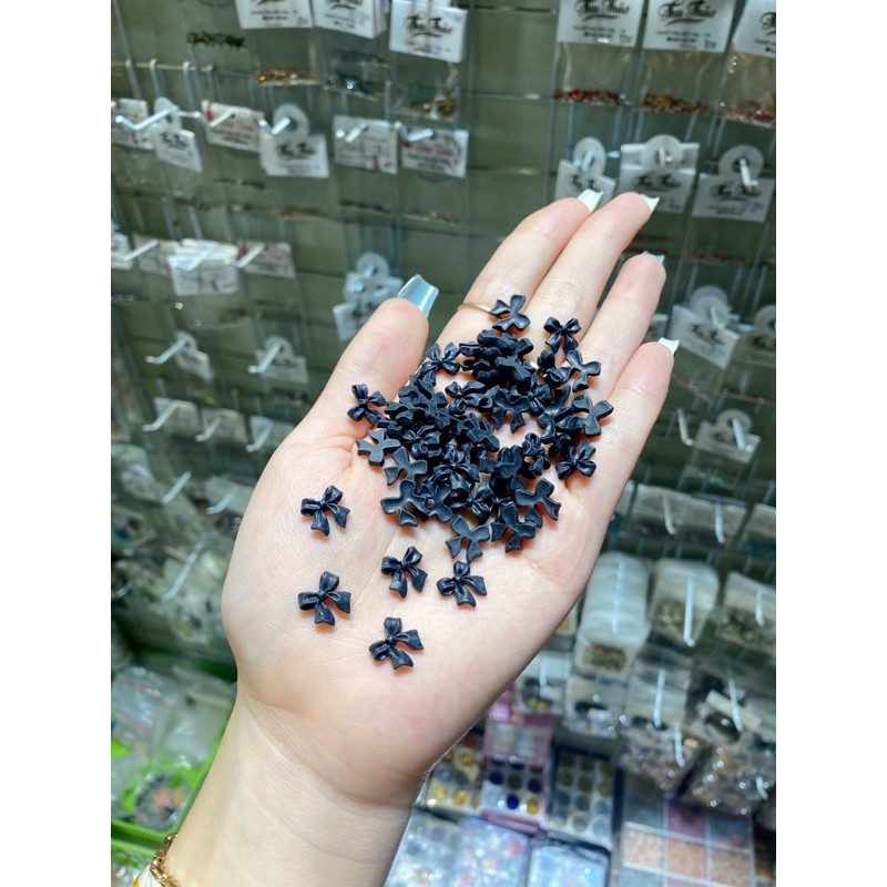 Nơ gắn móng tay