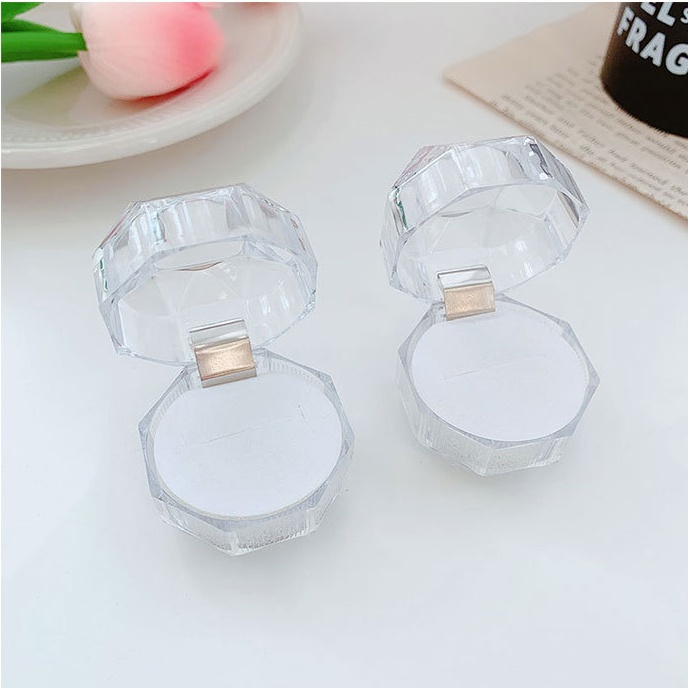 Hộp Đựng Nhẫn Cưới Bằng Acrylic Trong Suốt 3 Màu
