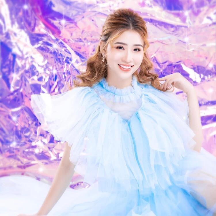 Beauty & Charm 123