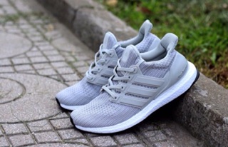 Giày thể thao Ultra Boost