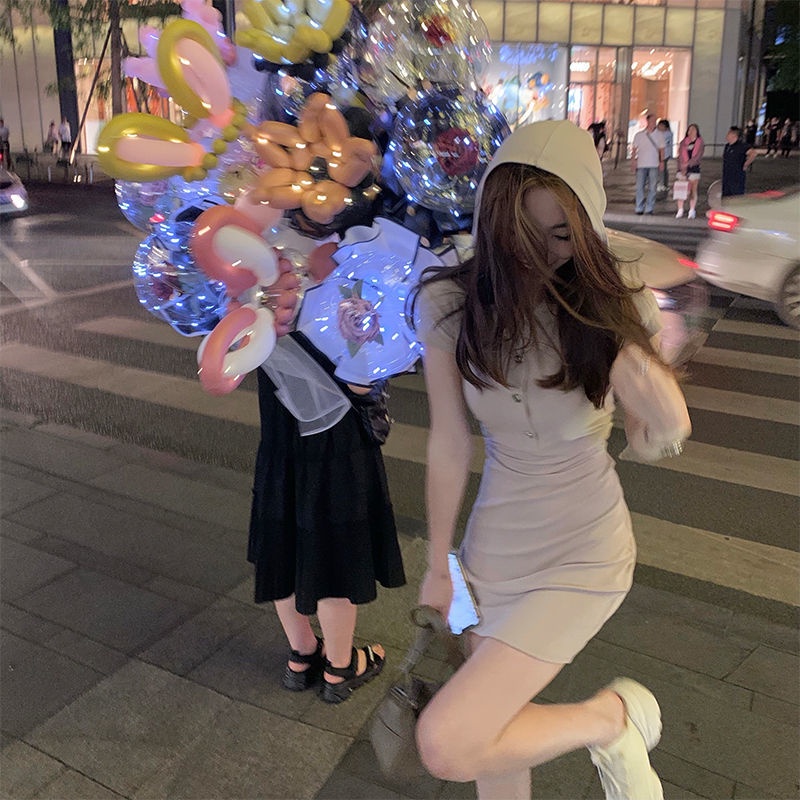 Đầm Tay Ngắn Có Nón Màu Hồng Đào Ngọt Ngào Thiết Kế Mới 2021