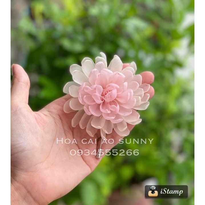 Hoa cài áo - Tag cài áo hoa cúc chất liệu voan handmade