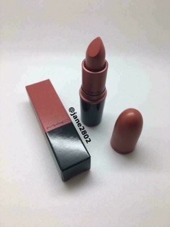 Son MAC Velvet Teddy: tông NUDE đất
